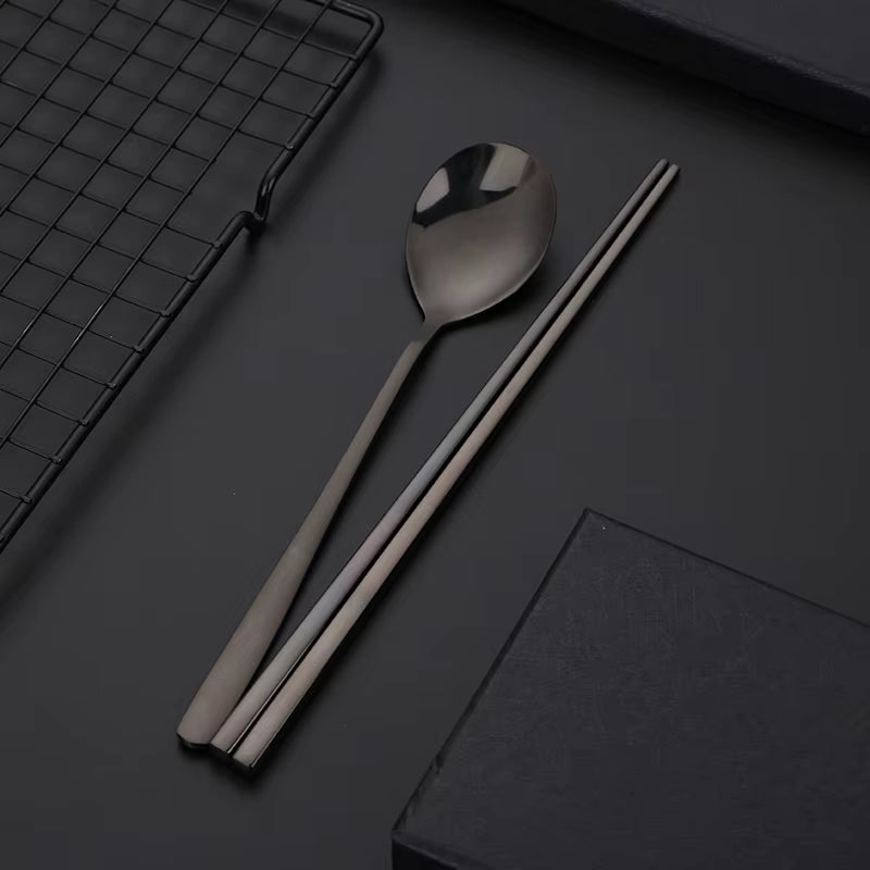 18/10 Korean Stainless Steel Food Chopsticks Spoon Set Long Handle Non-Slip Chopsticks Dessert Spoons Dinnerware Set